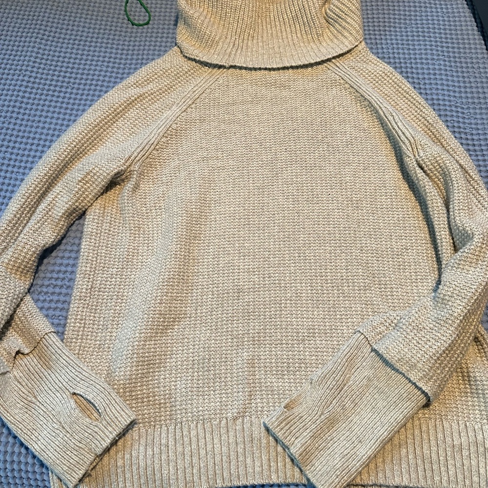 Market & spruce sweater cowl neck with thumb holes sz M cozy comfy Sharon waffle